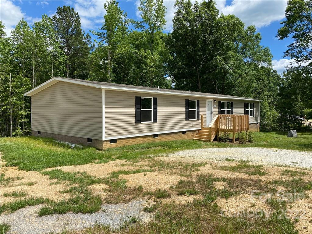 187 Mosley Road Blacksburg, SC 29702 - Photo 1 of 16 a view of a house with a yard