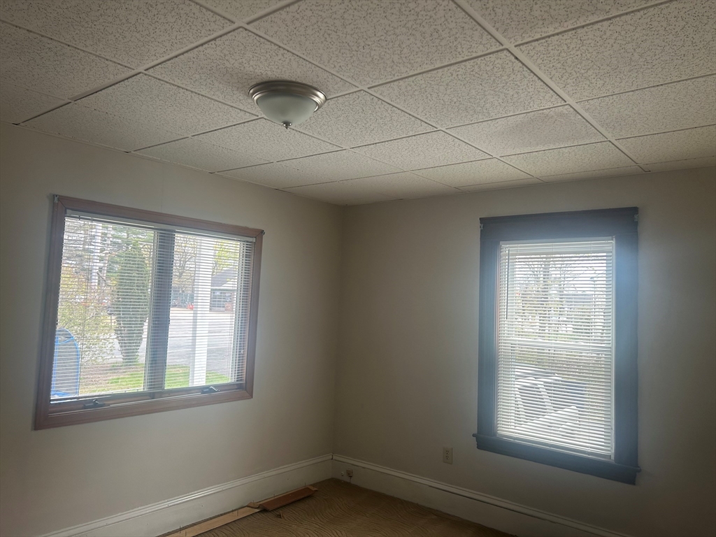 1236 Mammoth Road, Unit 1 Dracut, MA 01826 - Photo 8 of 10