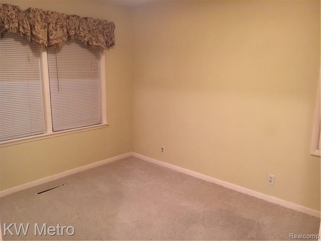 235 Nevada Avenue Rochester Hills, MI 48309 - Photo 8 of 13