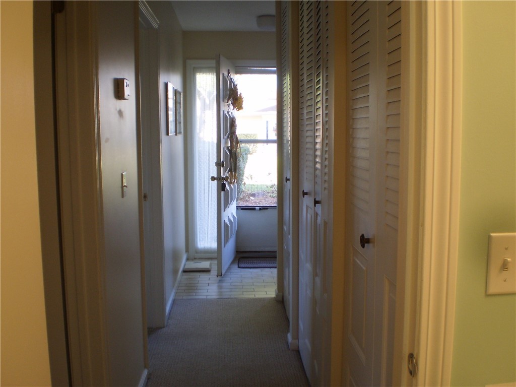 72 Fox Ridge Crescent Warwick, RI 02886 - Photo 28 of 31 Gallery Image 28
