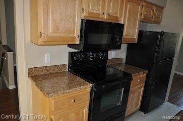 32149 West 12 Mile Road, Unit 22 Farmington, MI 48334 - Photo 8 of 23 NEW APPLIANCES
