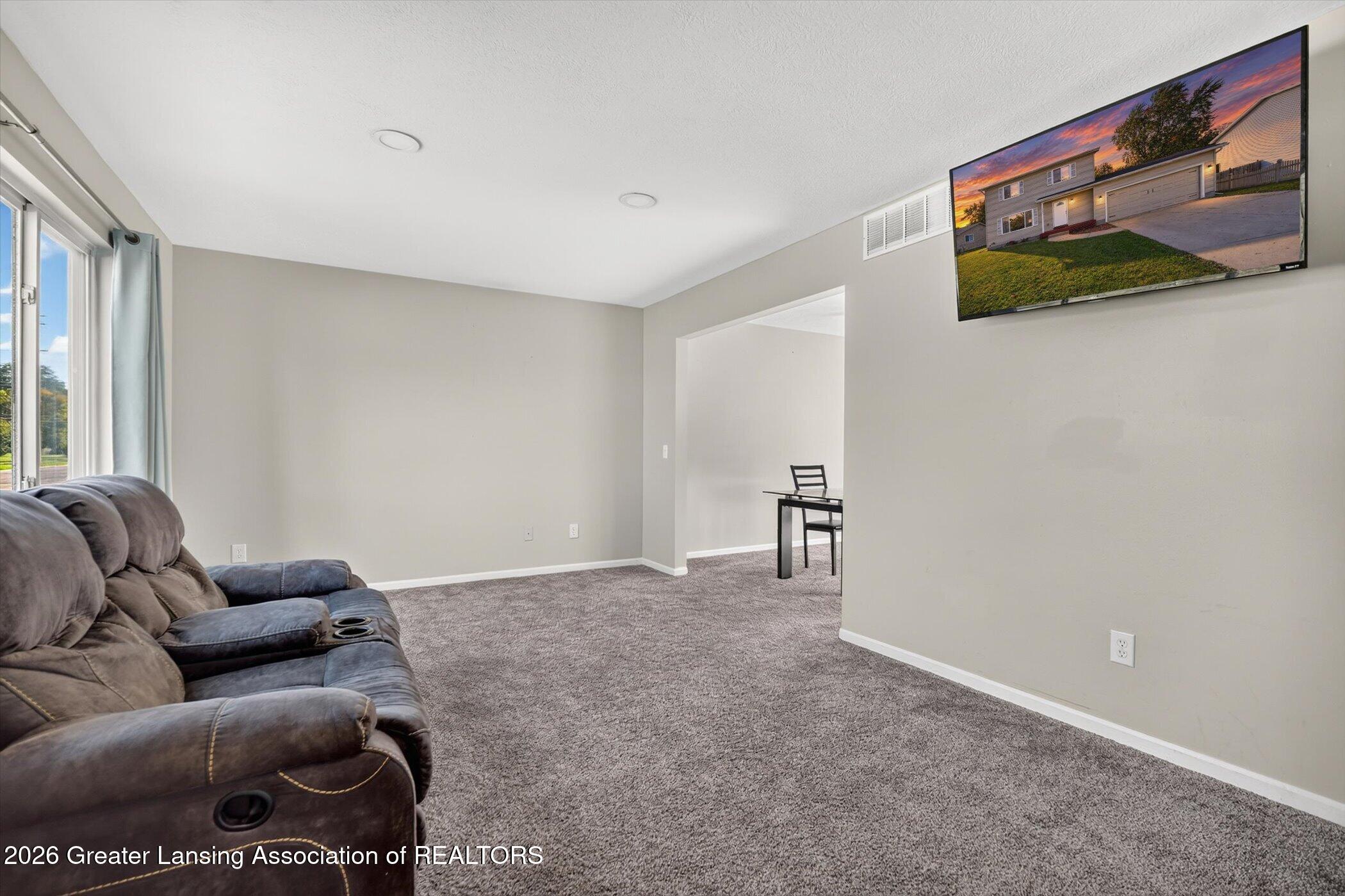 5838 Wise Road Lansing, MI 48911 - Photo 8 of 35 08-5838-Wise-Rd-WindowStill-Photography