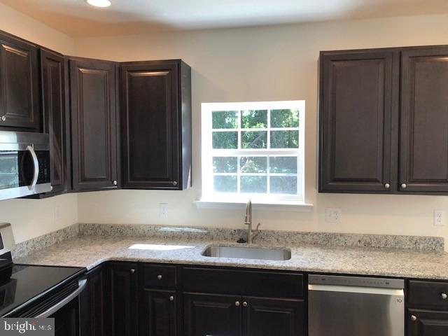 407 Boxwood Road Wilmington, DE 19804 - Photo 5 of 9 Similar Kitchen