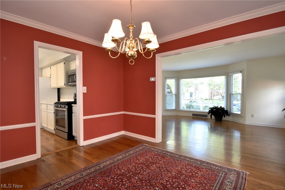 2295 Loyola Road Cleveland, OH 44118 - Photo 9 of 34
