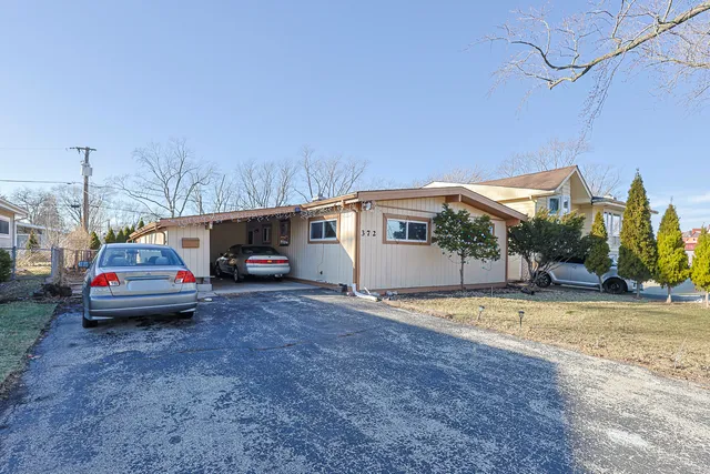 $344,000 | 372 Nancy Lane, Wheeling, IL 60090