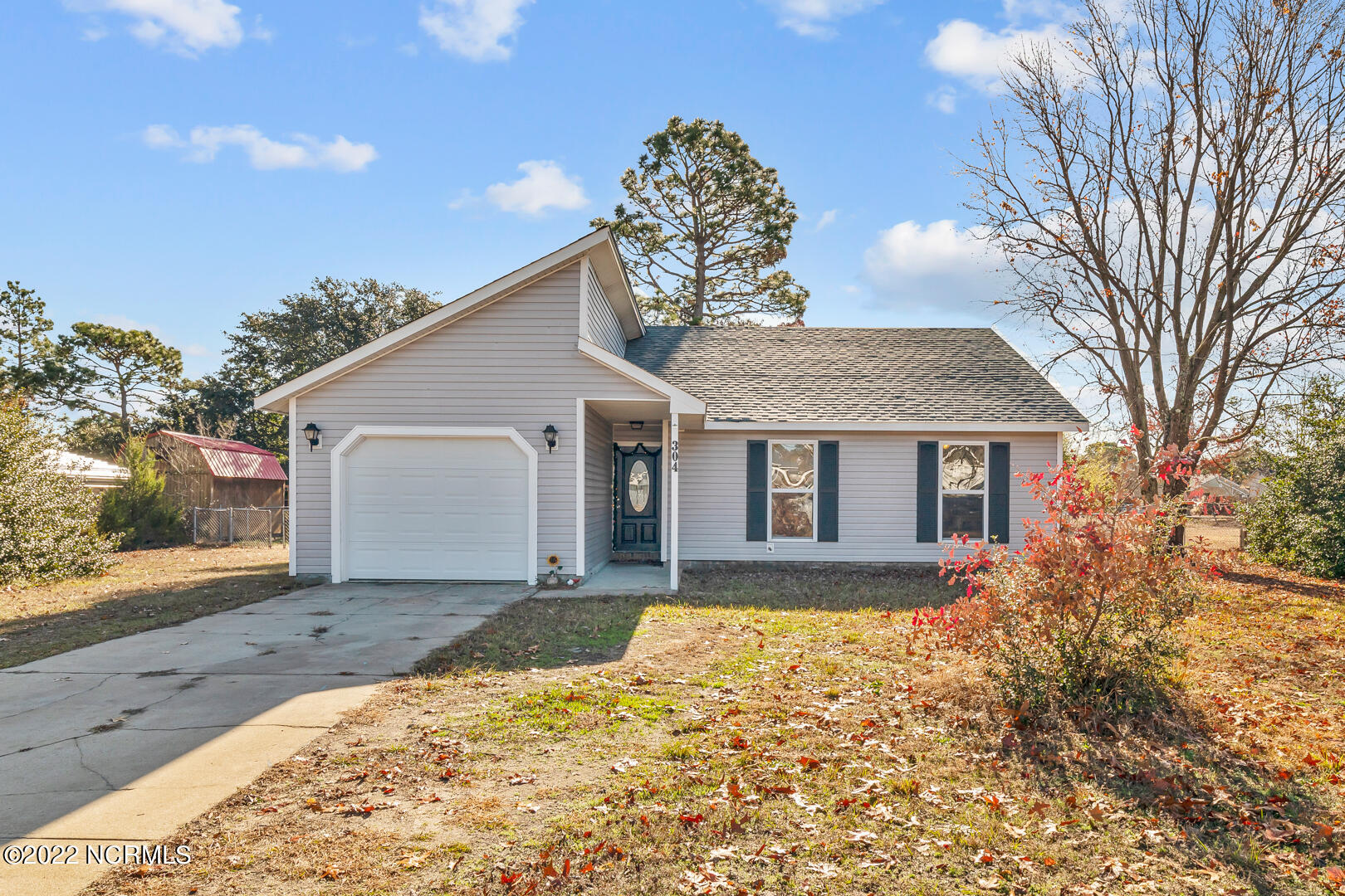 304 Crown Point Road Hubert, NC 28539 - Photo 1 of 29 Front