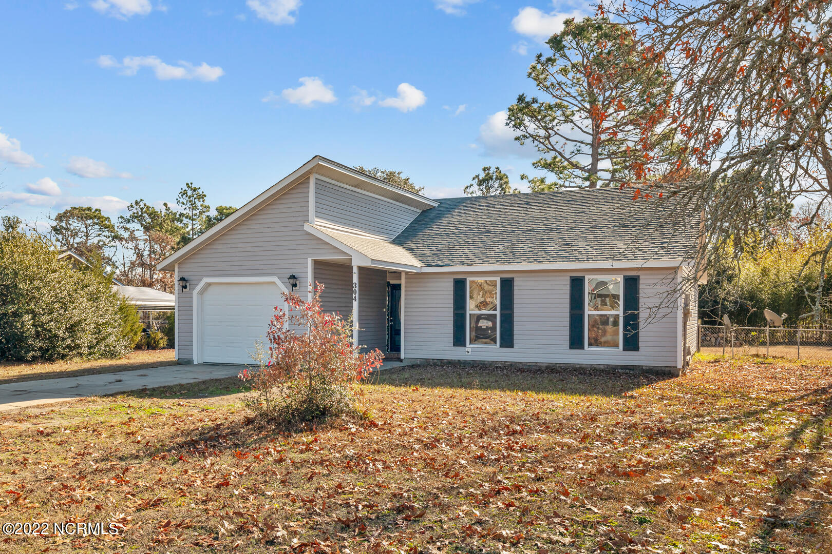 304 Crown Point Road Hubert, NC 28539 - Photo 3 of 29 3 (1)