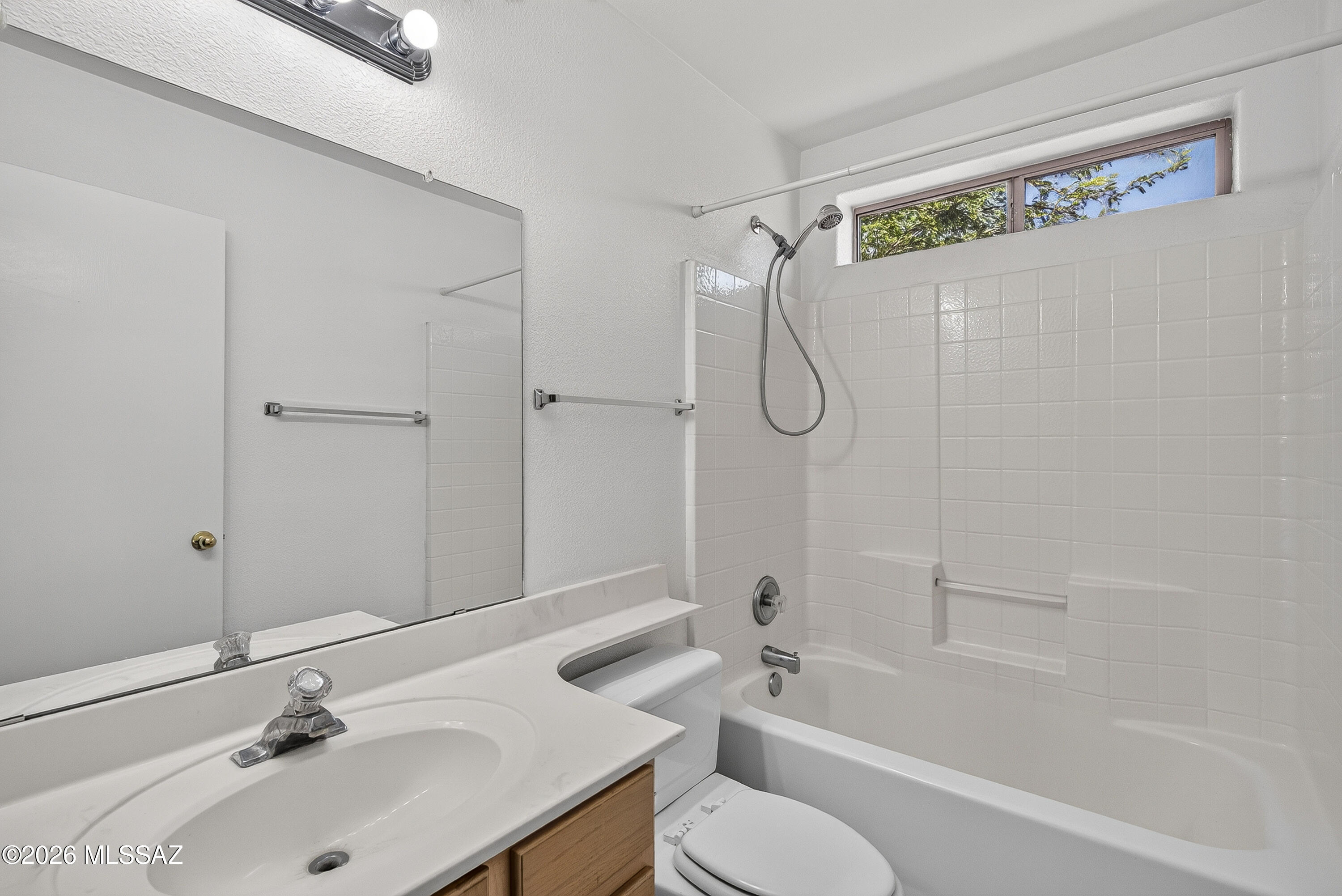8935 East Golf Links Road Tucson, AZ 85730 - Photo 21 of 38 Bathroom 2 full tub and shower
