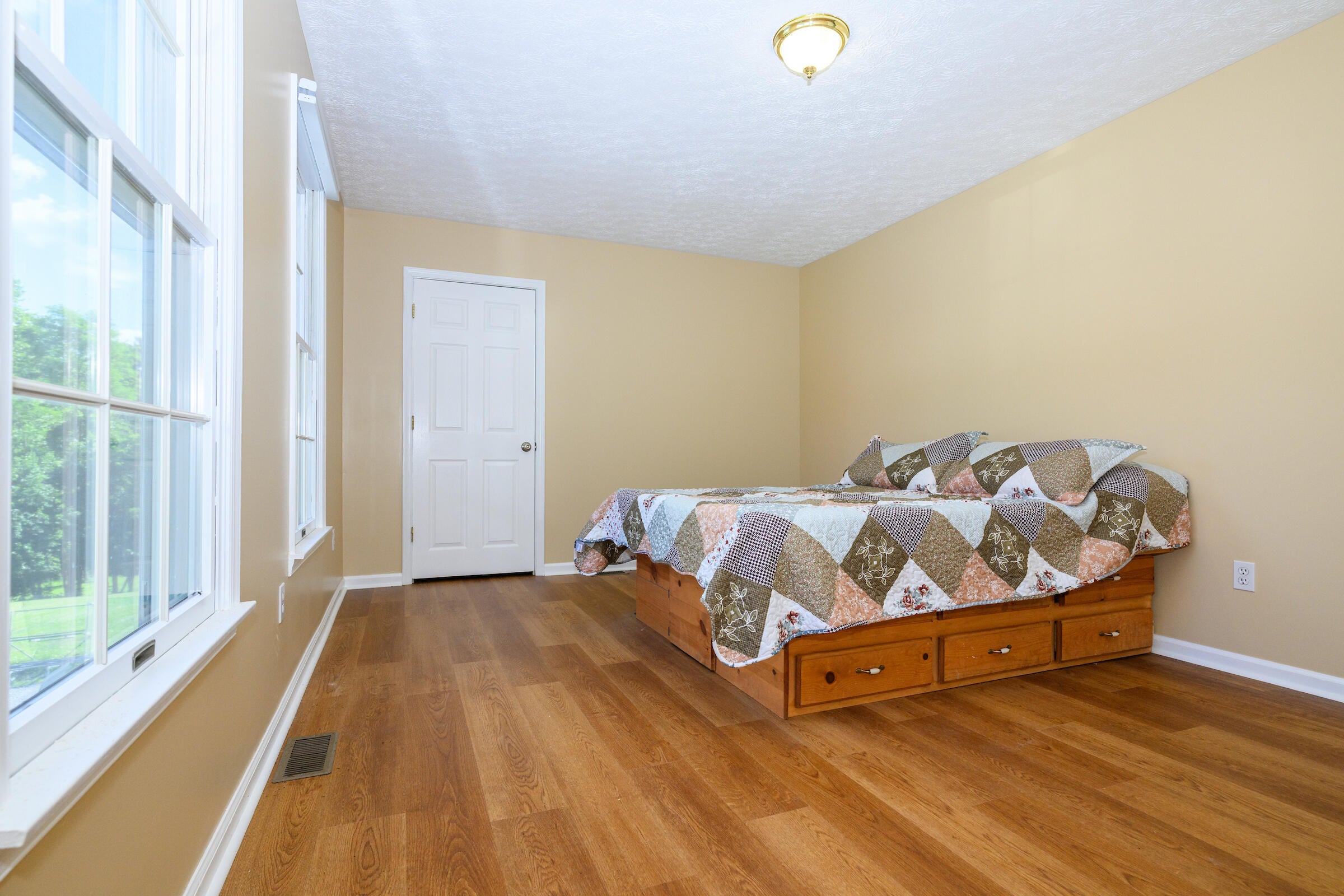 2704 Stone House Road Caldwell, WV 24925 - Photo 33 of 94 Gallery Image 33