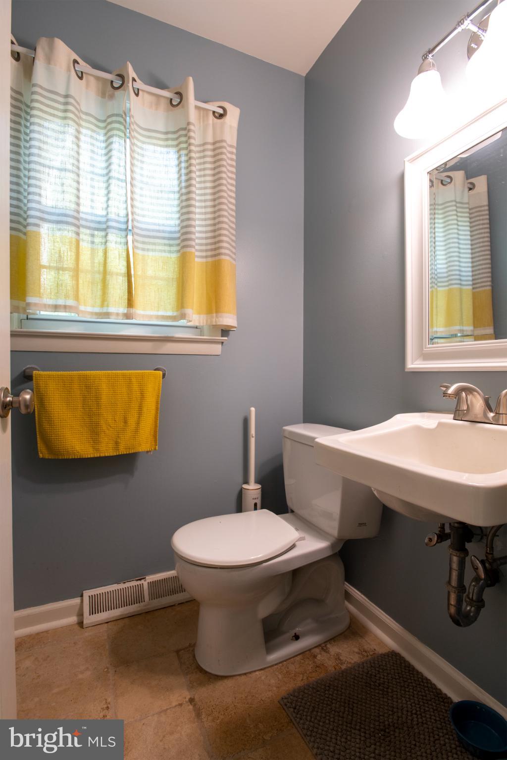 32 Ohio Trail Medford, NJ 08055 - Photo 10 of 25 a bathroom with a sink and a toilet