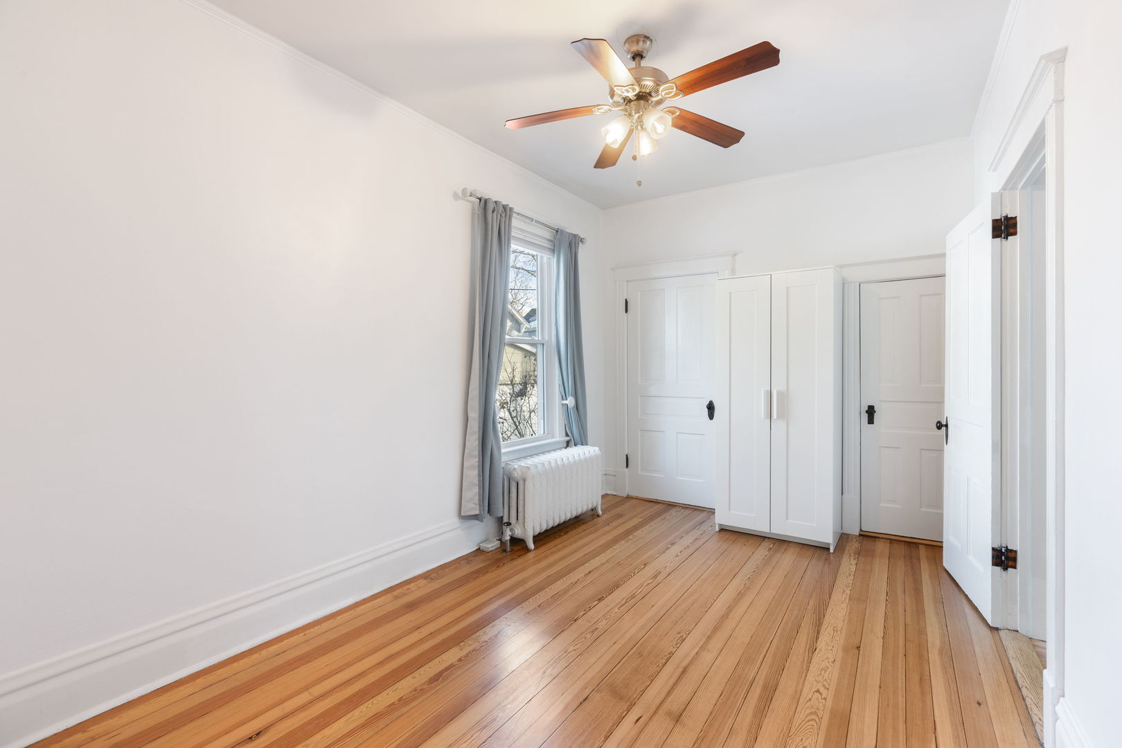 331 Granby Road Lake Forest, IL 60045 - Photo 11 of 23 a view of an empty room with wooden floor