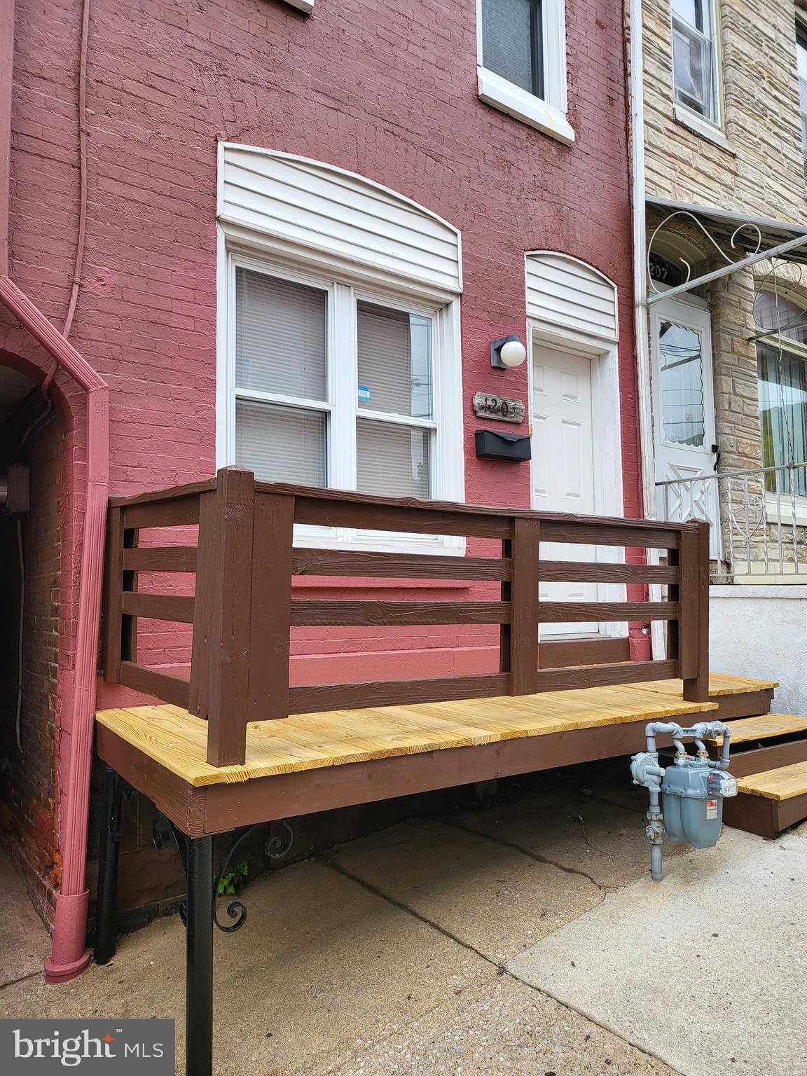 1205 Elm Street Reading, PA 19604 - Photo 2 of 29