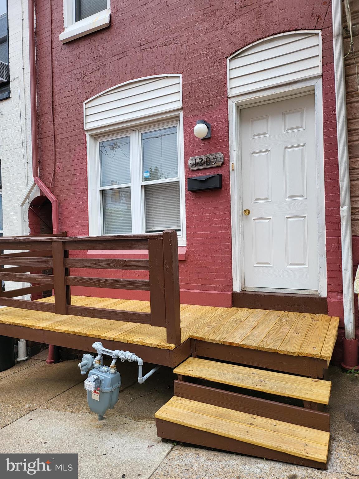 1205 Elm Street Reading, PA 19604 - Photo 3 of 29