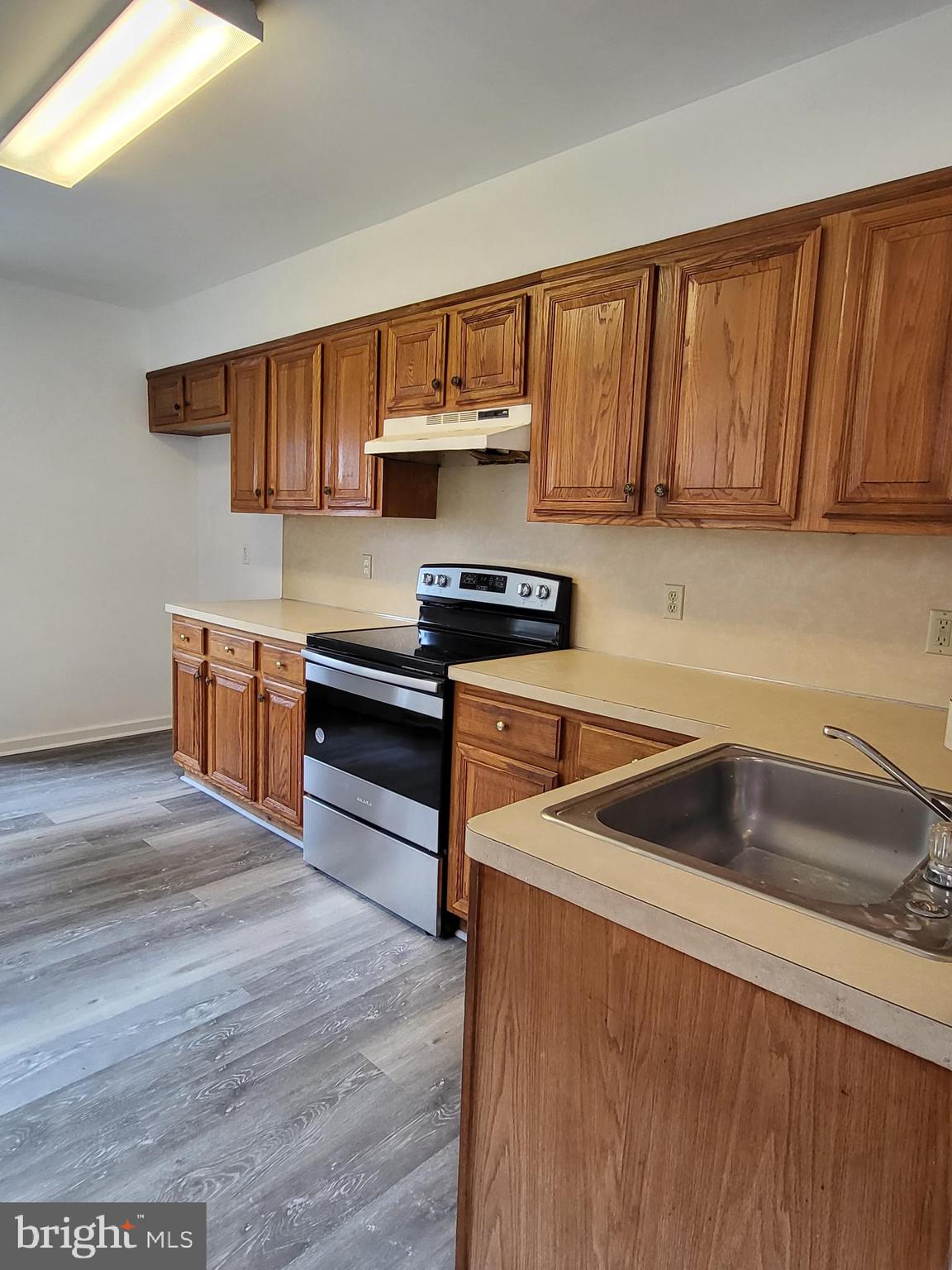 1205 Elm Street Reading, PA 19604 - Photo 9 of 29