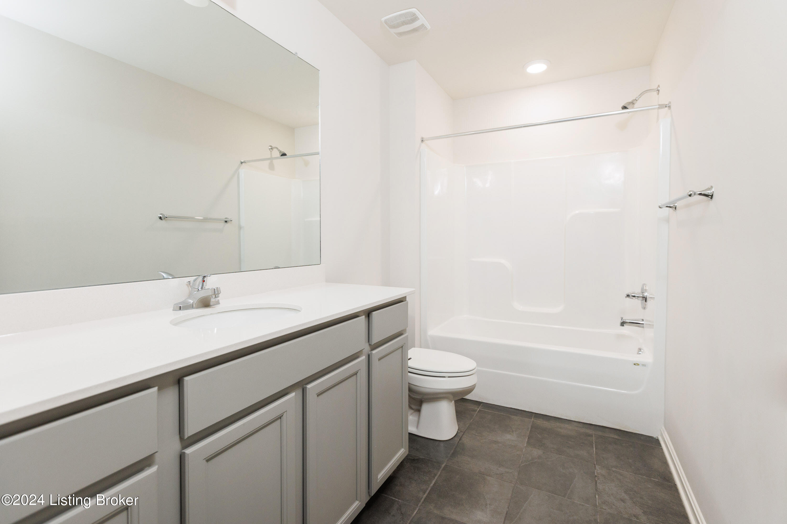 8414 Gateway Run Road Louisville, KY 40229 - Photo 29 of 44 Gateway_030