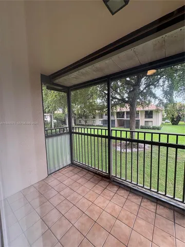 $1,950 | 5981 Washington Street, Unit 215, Hollywood, FL 33023