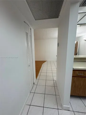 $1,950 | 5981 Washington Street, Unit 215, Hollywood, FL 33023