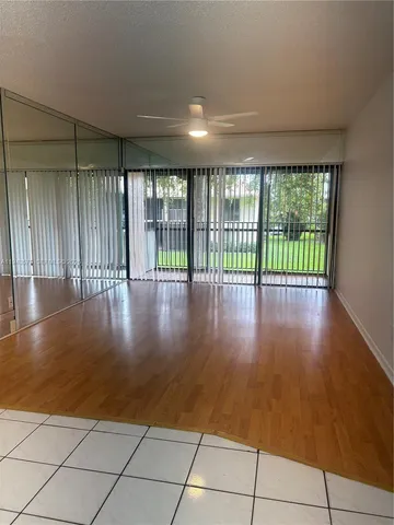 $1,950 | 5981 Washington Street, Unit 215, Hollywood, FL 33023