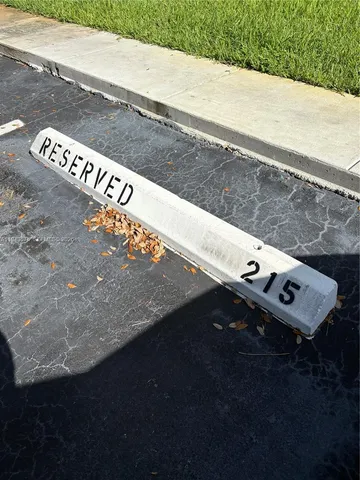 $1,950 | 5981 Washington Street, Unit 215, Hollywood, FL 33023