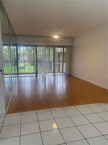 $1,950 | 5981 Washington Street, Unit 215, Hollywood, FL 33023