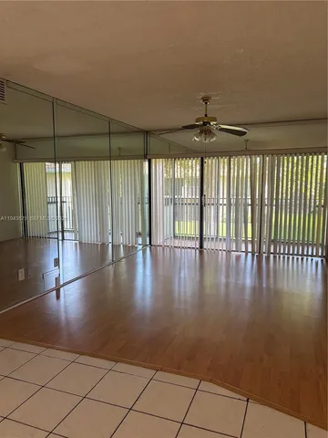 $1,950 | 5981 Washington Street, Unit 215, Hollywood, FL 33023