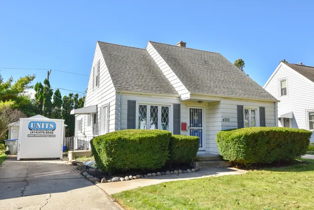 $239,000 | 4707 West Sumac Place, Milwaukee, WI 53219