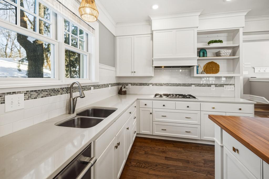 185 West Lake Street Excelsior, MN 55331 - Photo 15 of 95