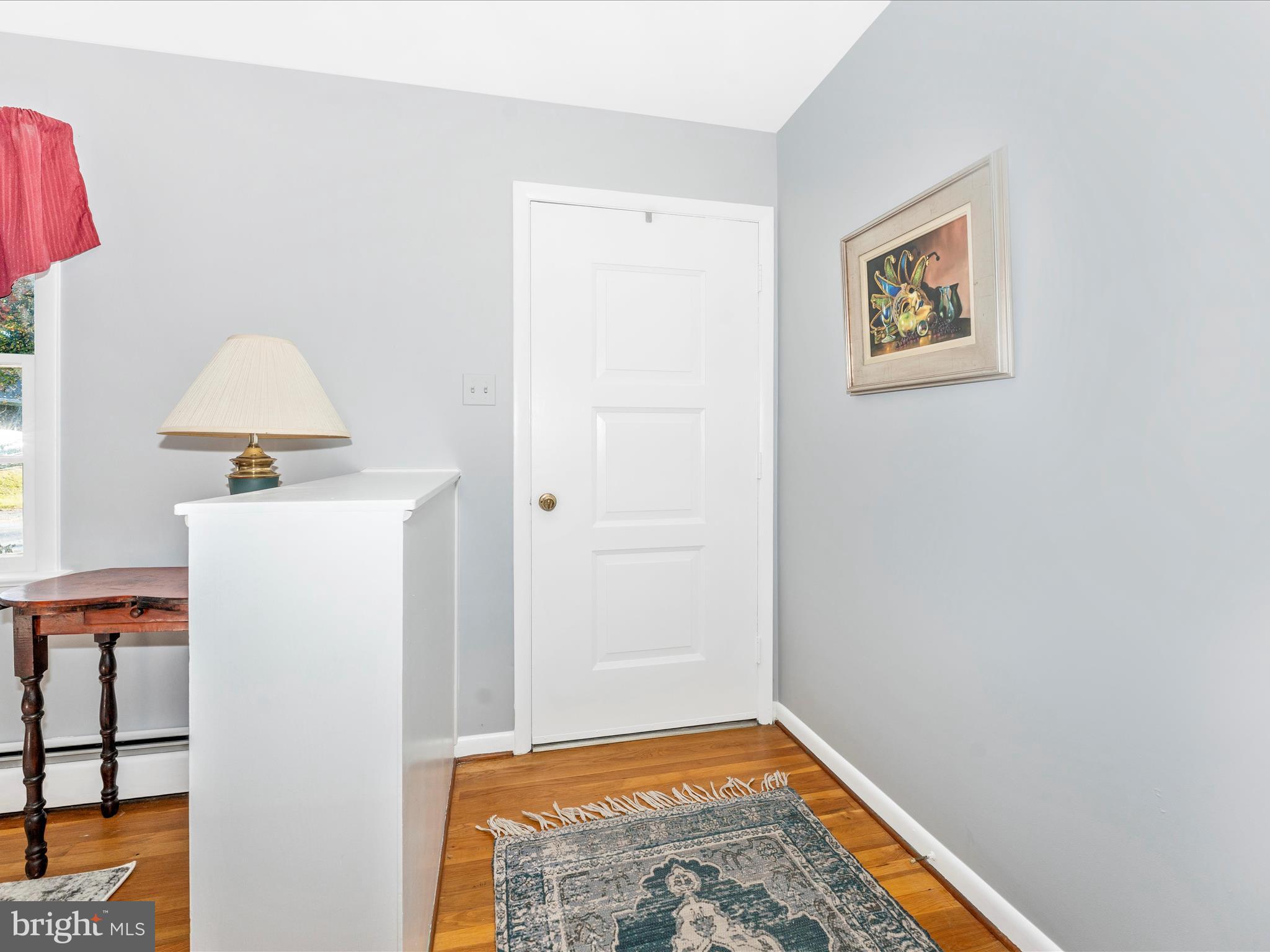 28 Emmert Road Hagerstown, MD 21740 - Photo 3 of 53 Foyer