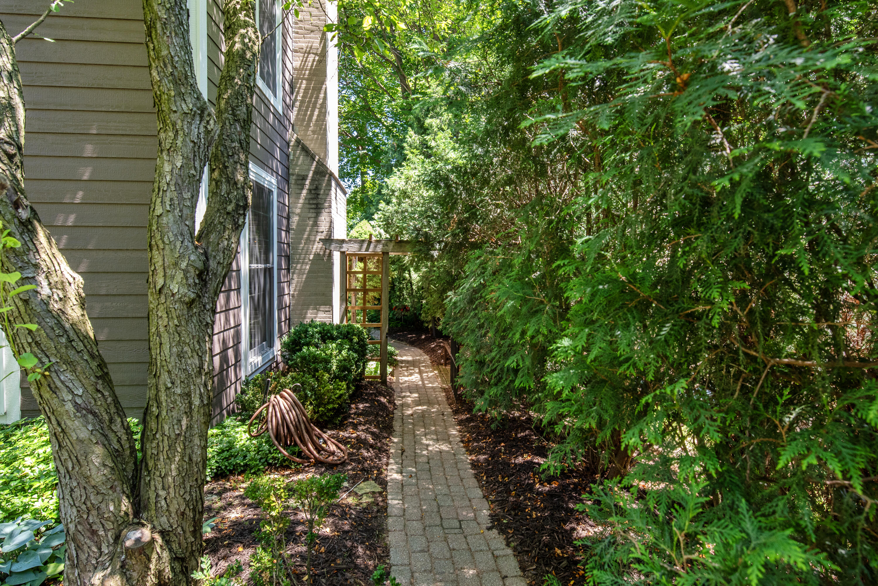 900 Apple Tree Lane Brookfield, WI 53005 - Photo 69 of 75 900 Apple Tree Ln-72