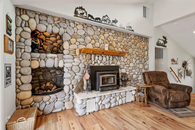 $599,000 | 6949 Rector Creek Road, Igo, CA 96047