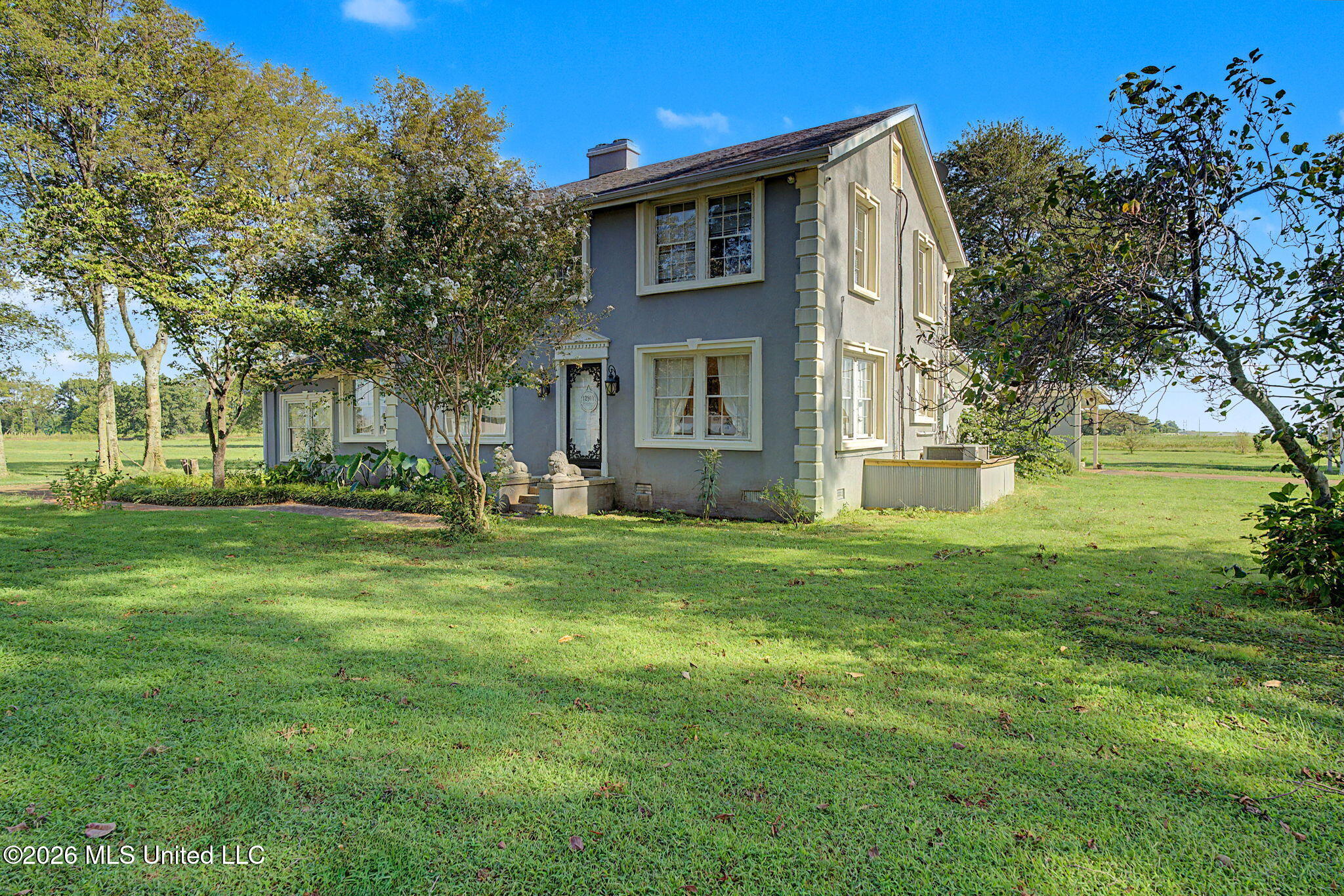12911 Star Landing Road Lake Cormorant, MS 38641 - Photo 4 of 54 Classical home