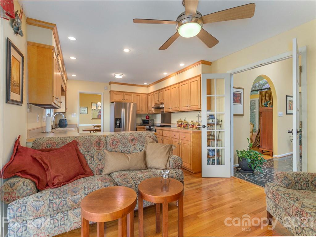 19 Bent Tree Road Asheville, NC 28804 - Photo 13 of 37 Gallery Image 13