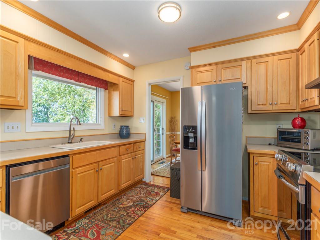 19 Bent Tree Road Asheville, NC 28804 - Photo 14 of 37 Gallery Image 14