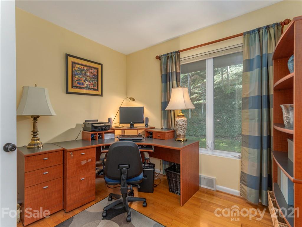19 Bent Tree Road Asheville, NC 28804 - Photo 19 of 37 Gallery Image 19