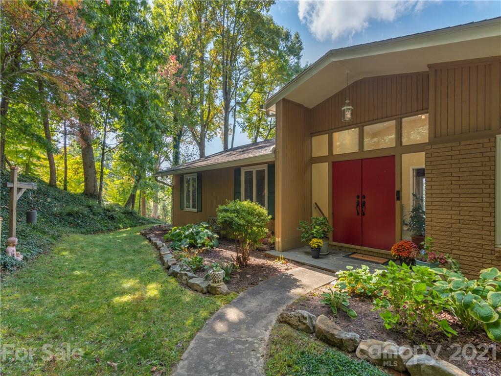 19 Bent Tree Road Asheville, NC 28804 - Photo 3 of 37 Gallery Image 3