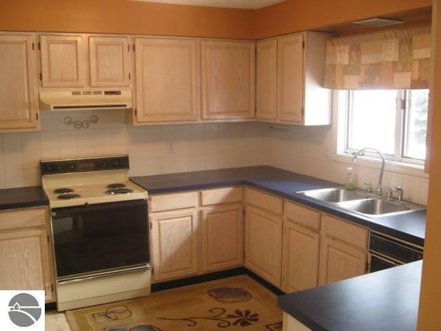 7511 East Lincoln Road Cedar, MI 49621 - Photo 4 of 15 1729856-3.JPG