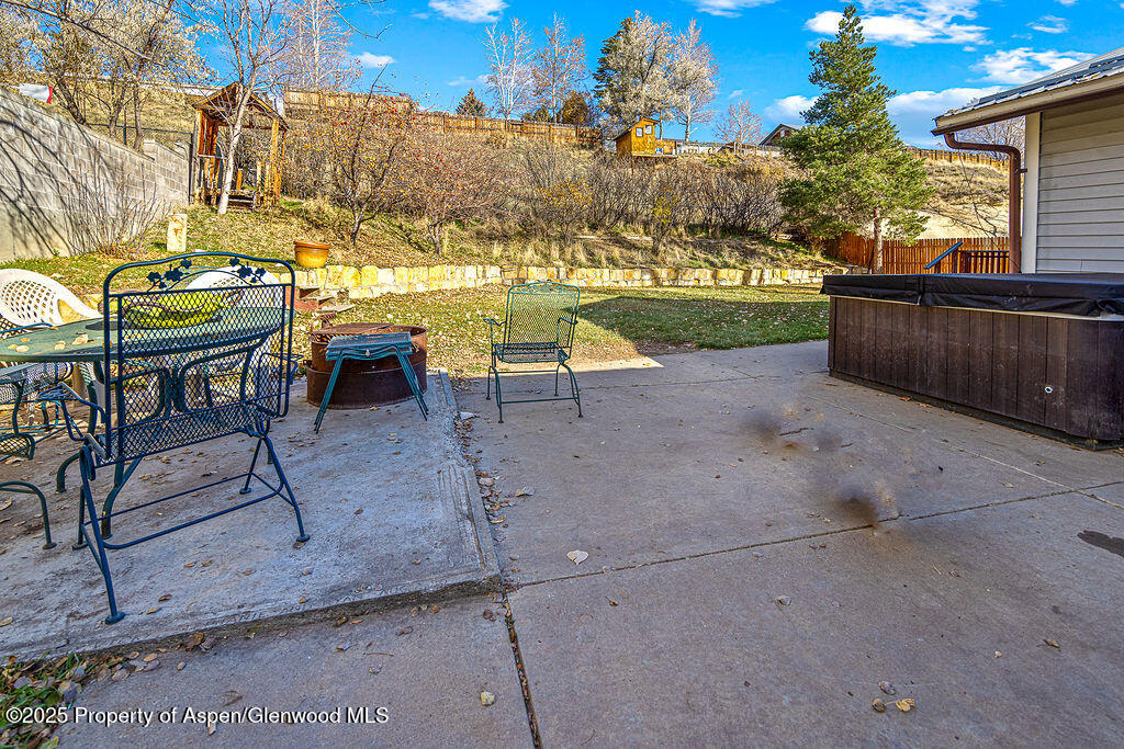 834 Ashley Road Craig, CO 81625 - Photo 32 of 38 a view of a chairs and table in the patio
