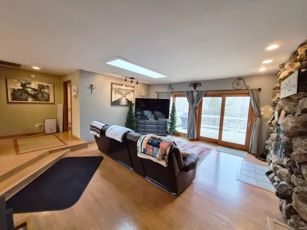 $292,000 | 564 East Pink Magnolia Drive, Winona Lake, IN 46590