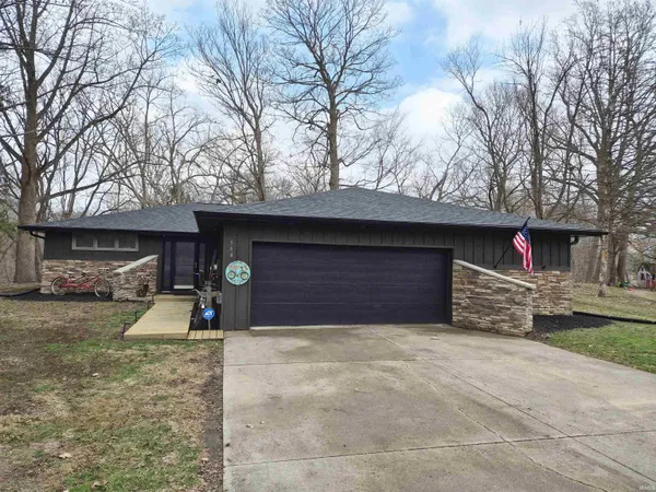 $292,000 | 564 East Pink Magnolia Drive, Winona Lake, IN 46590