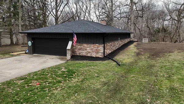 $292,000 | 564 East Pink Magnolia Drive, Winona Lake, IN 46590