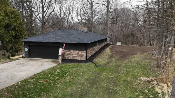 $292,000 | 564 East Pink Magnolia Drive, Winona Lake, IN 46590