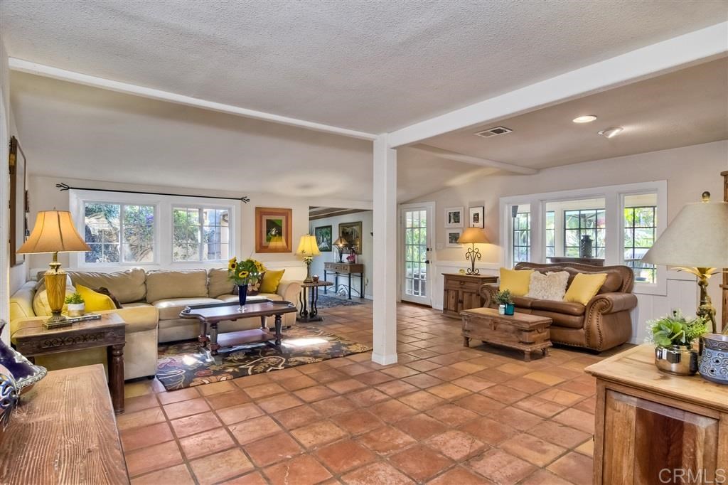 907 Normandy Road Encinitas, CA 92024 - Photo 8 of 25