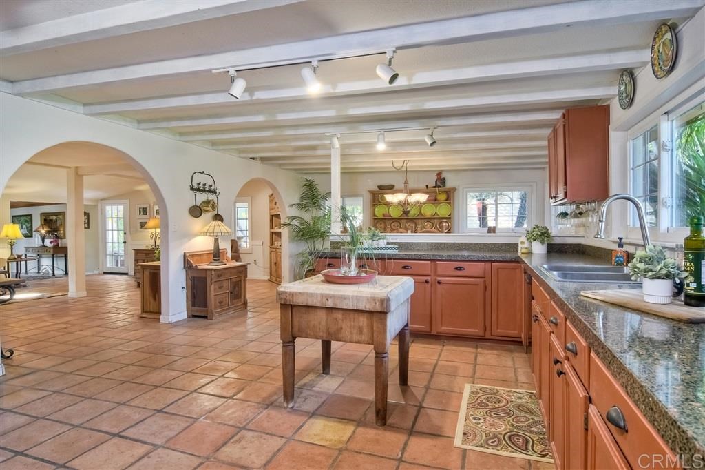 907 Normandy Road Encinitas, CA 92024 - Photo 9 of 25