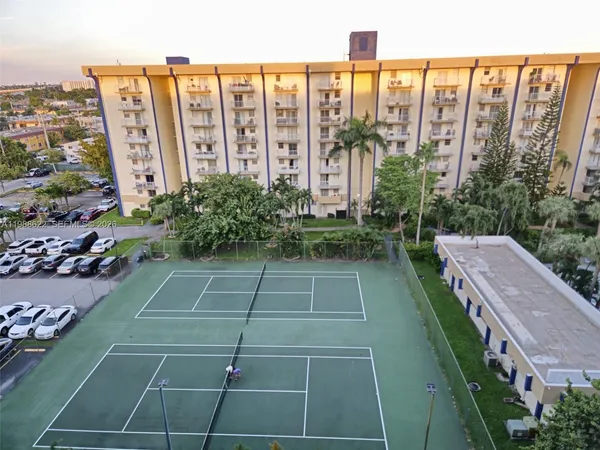 a view of a tennis court
