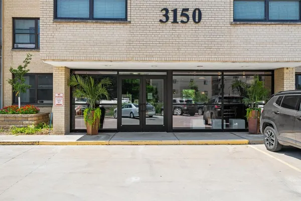 $139,500 | 3150 Excelsior Boulevard, Unit 101, Minneapolis, MN 55416