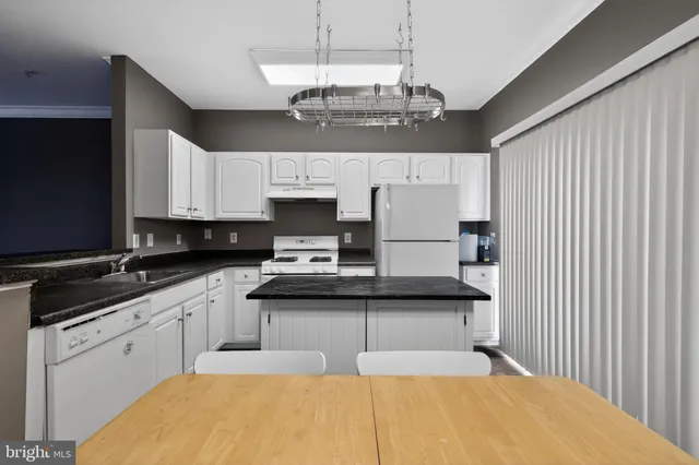 $450,000 | 21867 Goodwood Terrace, Ashburn, VA 20147