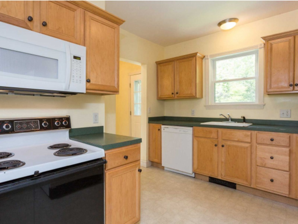 159 Whipple Road Kittery, ME 03904 - Photo 7 of 22