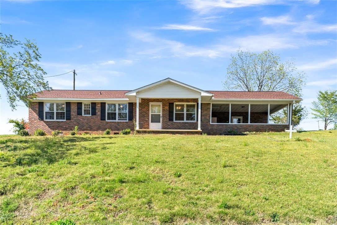 404 Dalton Road Seneca, SC 29678 - Photo 1 of 30 Gallery Image 1