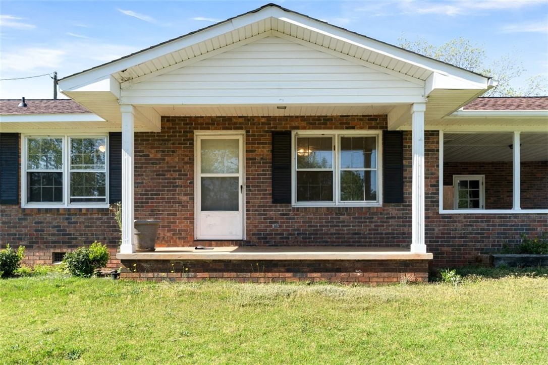404 Dalton Road Seneca, SC 29678 - Photo 2 of 30 Gallery Image 2