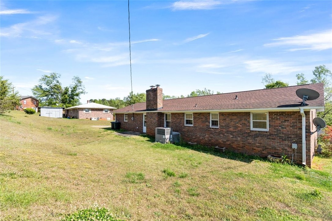 404 Dalton Road Seneca, SC 29678 - Photo 5 of 30 Gallery Image 5